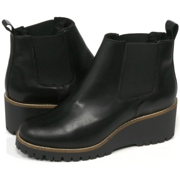 Andre Assous Paran Wedge Bootie - Picture 2 of 10